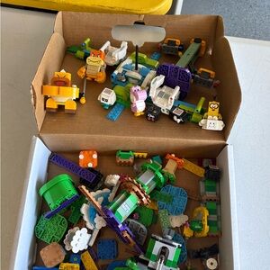 LEGO Super Mario Lot Mario Figures and miscellaneous pieces